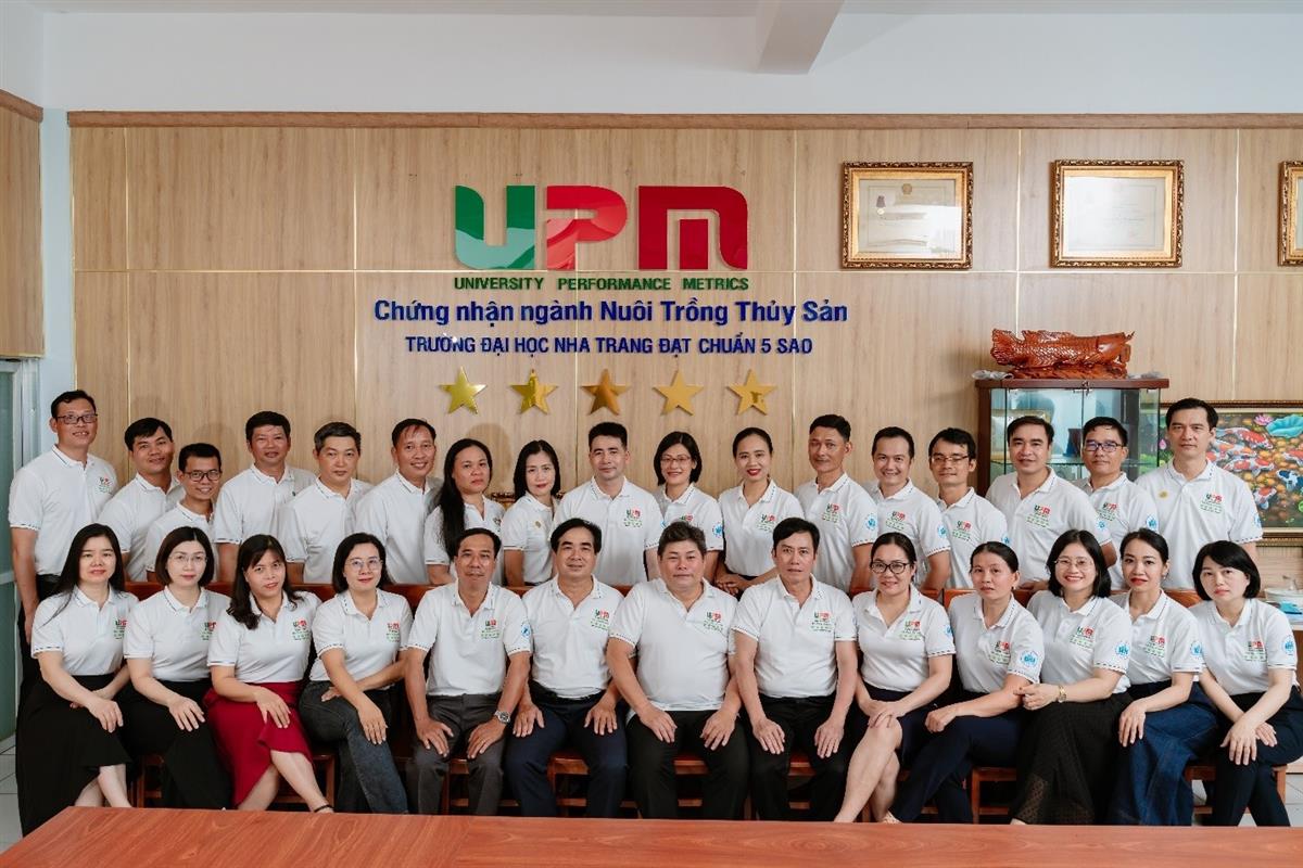 Giảng vi&ecirc;n Viện nu&ocirc;i trồng thủy sản