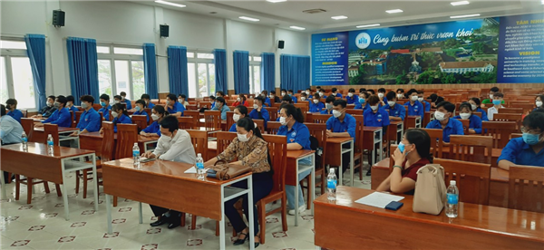 Viện Nuôi trồng Thủy sản tổ chức gặp mặt tân sinh viên khóa 63