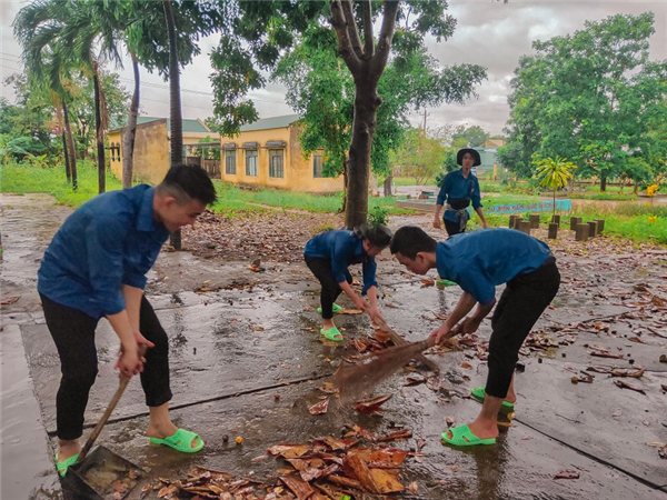Đội Sinh viên tình nguyện Viện Nuôi trồng Thủy sản mang “Mùa Hè Yêu Thương” đến với các em học sinh Trường Tiểu học Phước Tân A , thôn Ma Ty, xã Phước Tân, Huyện Bắc Ái, tỉnh Ninh Thuận