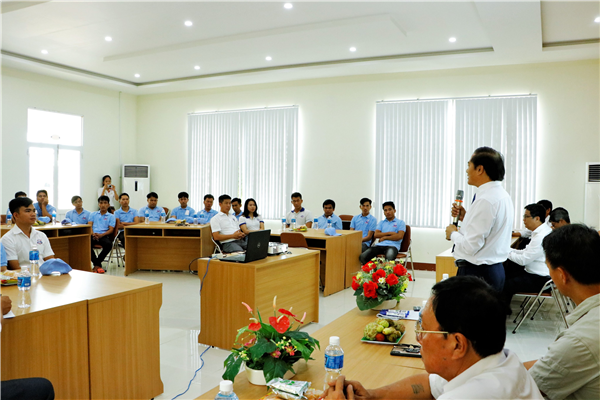 Khai giảng Lớp Đào tạo ngắn hạn “Kỹ thuật sản xuất giống tôm thẻ chân trắng”  