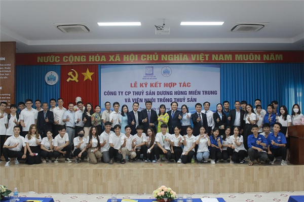 Viện Nuôi trồng thủy sản: ký kết hợp tác Công ty Cổ phần thủy sản Dương Hùng Miền Trung, tiếp đón và làm việc với Đoàn công tác của Indonesia