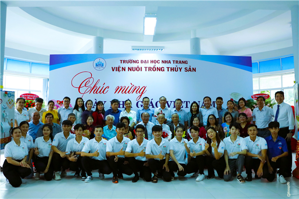 Kỷ niệm 40 năm Ngày Nhà giáo Việt Nam 20-11