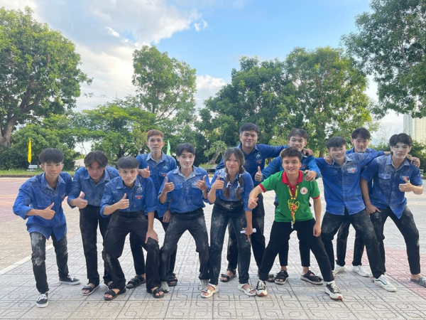 Trường Đại học Nha Trang, Viện Nuôi Trồng Thủy Sản đã tổ chức thành công chương trình "Giao lưu giữa BCH Đoàn Viện và Tân sinh viên Khóa 65"