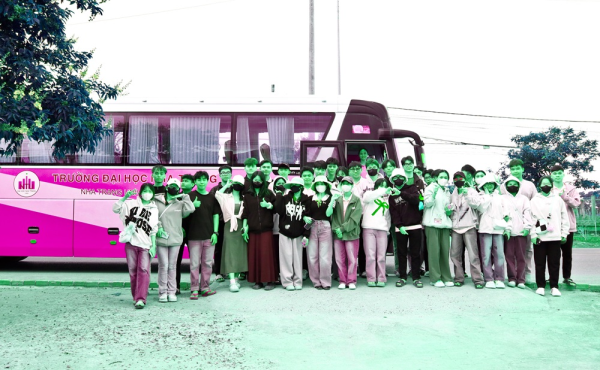 Sinh viên hai lớp 65.NTTS-KS và 65.NTTS-CN đi thực tế nghề nghiệp tại các trang trại sản xuất giống và nuôi cá nước lạnh tại Lâm Đồng