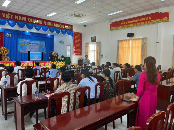 Tập huấn “Kỹ thuật nuôi hàu Thái Bình Dương vùng cửa sông”