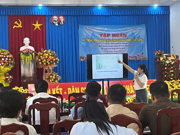 Tập huấn “Kỹ thuật nuôi hàu Thái Bình Dương vùng cửa sông”