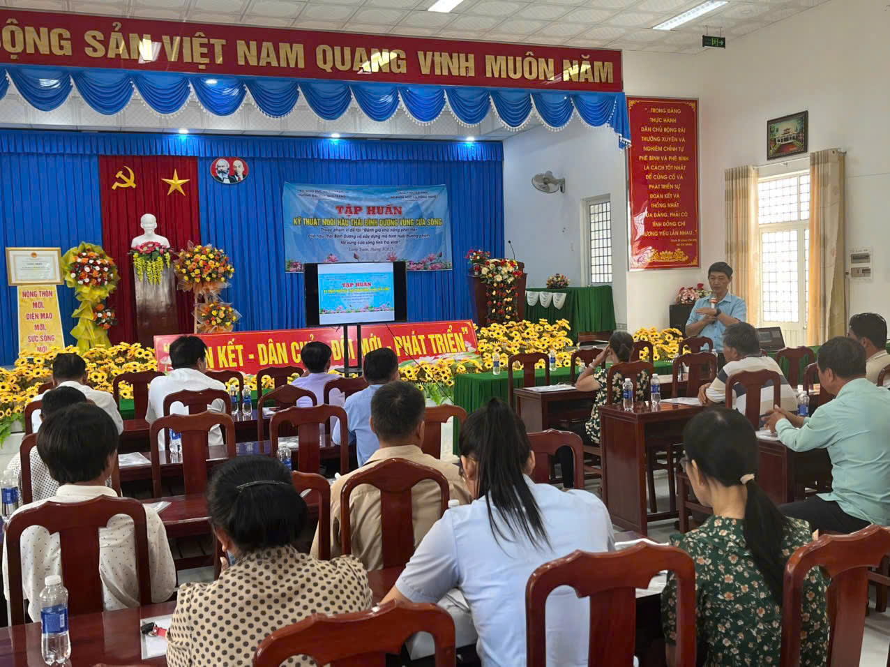 Tập huấn “Kỹ thuật nuôi hàu Thái Bình Dương vùng cửa sông”