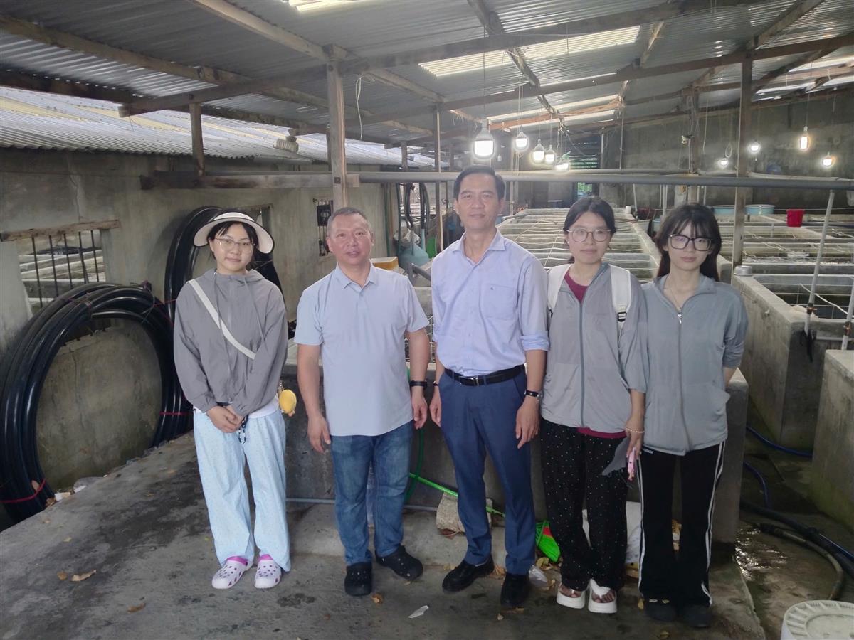 Sinh vi&ecirc;n Trường ĐH Vịnh Bắc Bộ thực tập tại Viện Nu&ocirc;i trồng Thủy sản, Trường ĐH Nha Trang