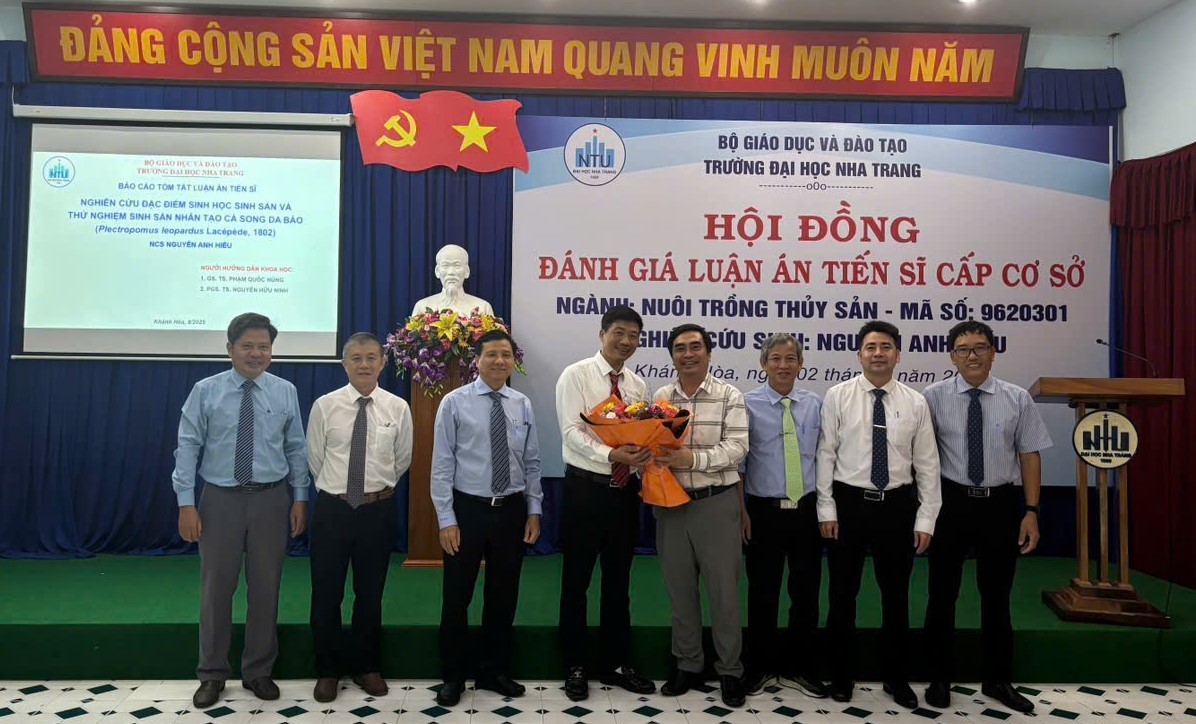 Hội đồng Đ&aacute;nh gi&aacute; Luận &aacute;n Tiến sĩ của NCS Nguyễn Anh Hiếu