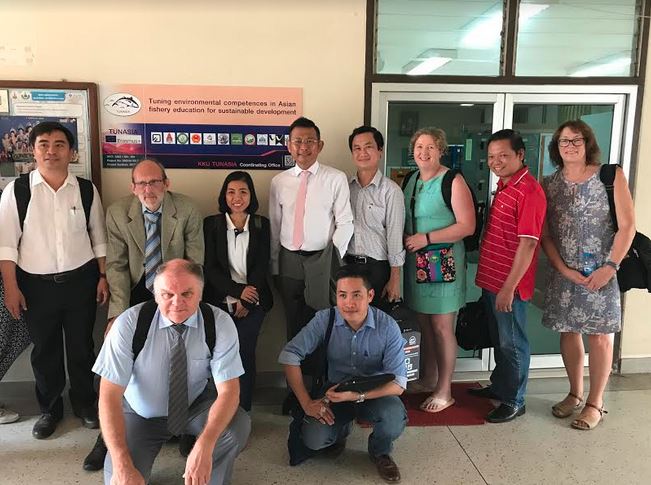 Tham quan Trung tâm xuất sắc của KKU